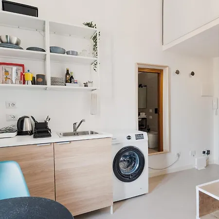 Guesthost - Comfy Studio-flat * Mailand